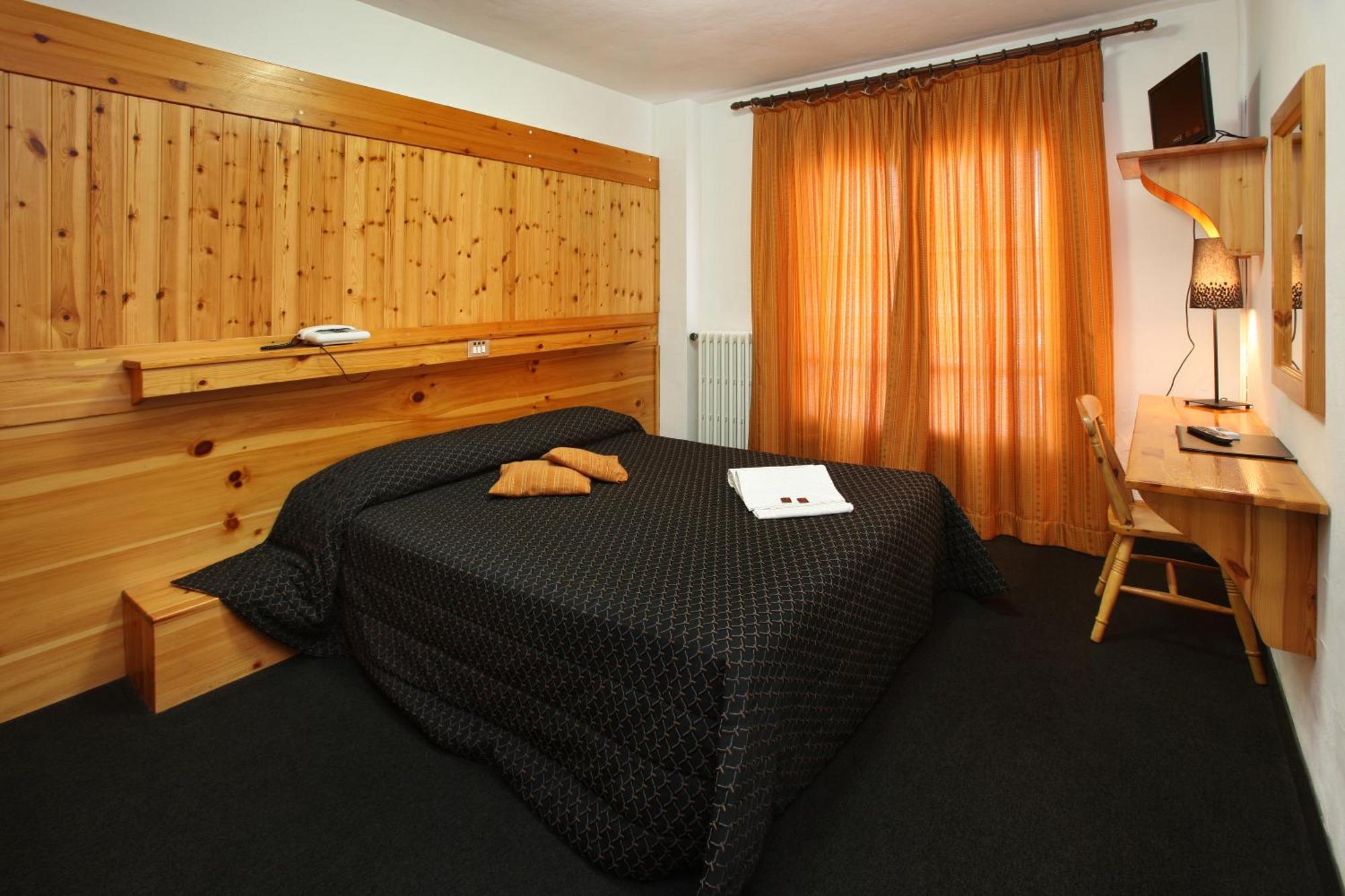 Hotel Splendid Oulx الغرفة الصورة
