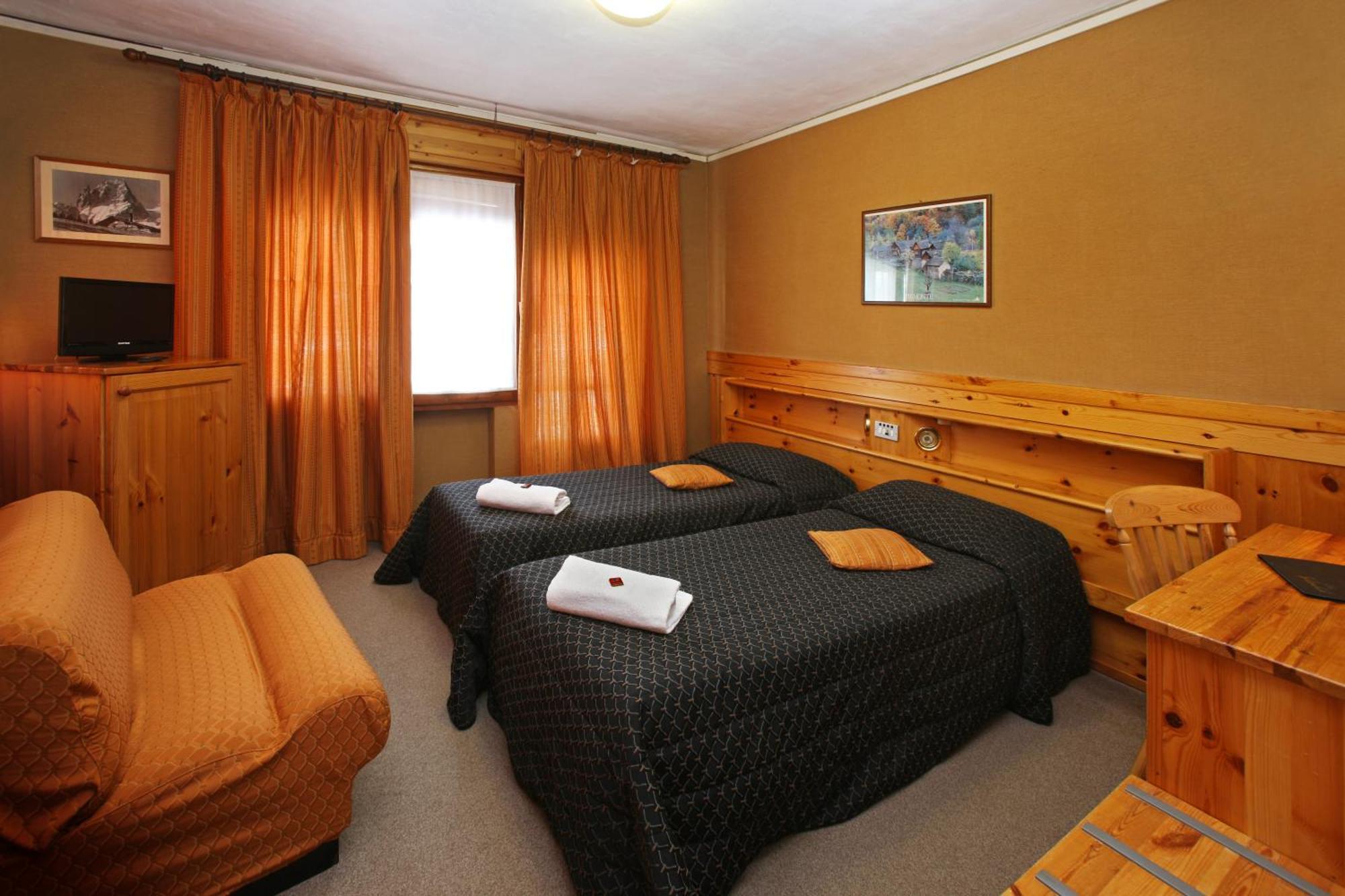 Hotel Splendid Oulx الغرفة الصورة